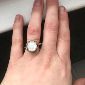(Pandora) two tone daisy ring
